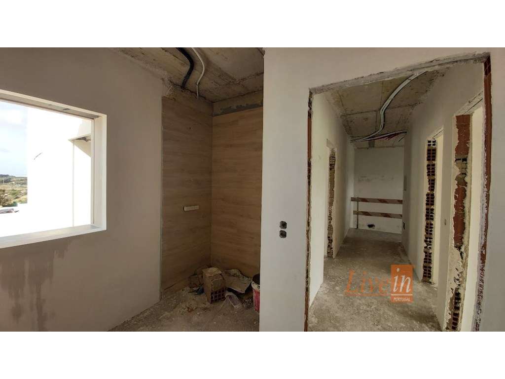 Moradia T4 Nova com Piscina e Jardim em Condomínio Privado em Mafra-23