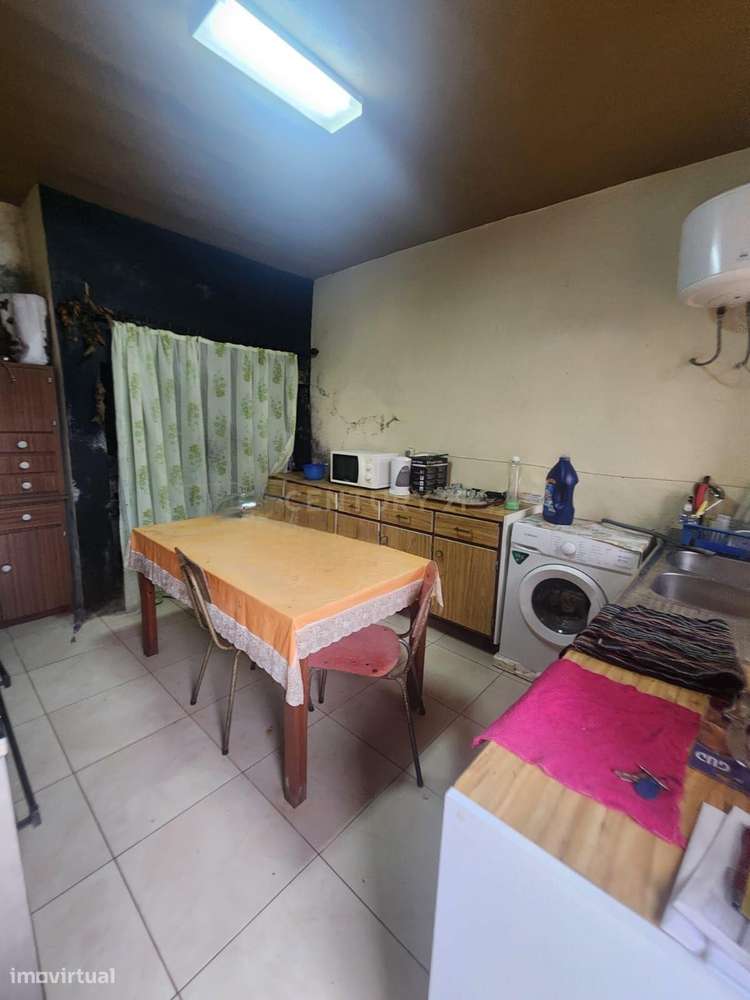 Moradia Tradicional nos Prazeres com Terreno e Vista Mar-9