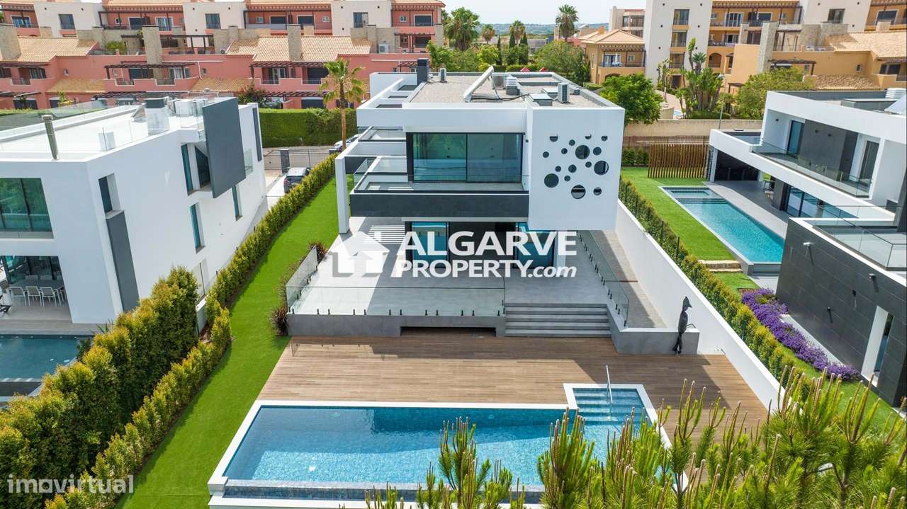 Verdadeira Obra Prima De Design E Luxo Em Vilamoura Com Vista Para O C