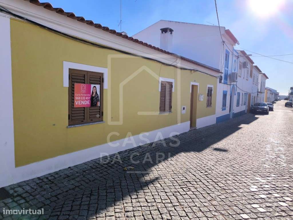 Moradia T3 com quintal em Cuba-0