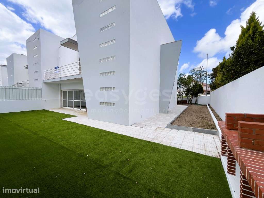 Moradia T4 - Situada na cotovia - em fase final de melhoramentos - Grande imagem: 1/30