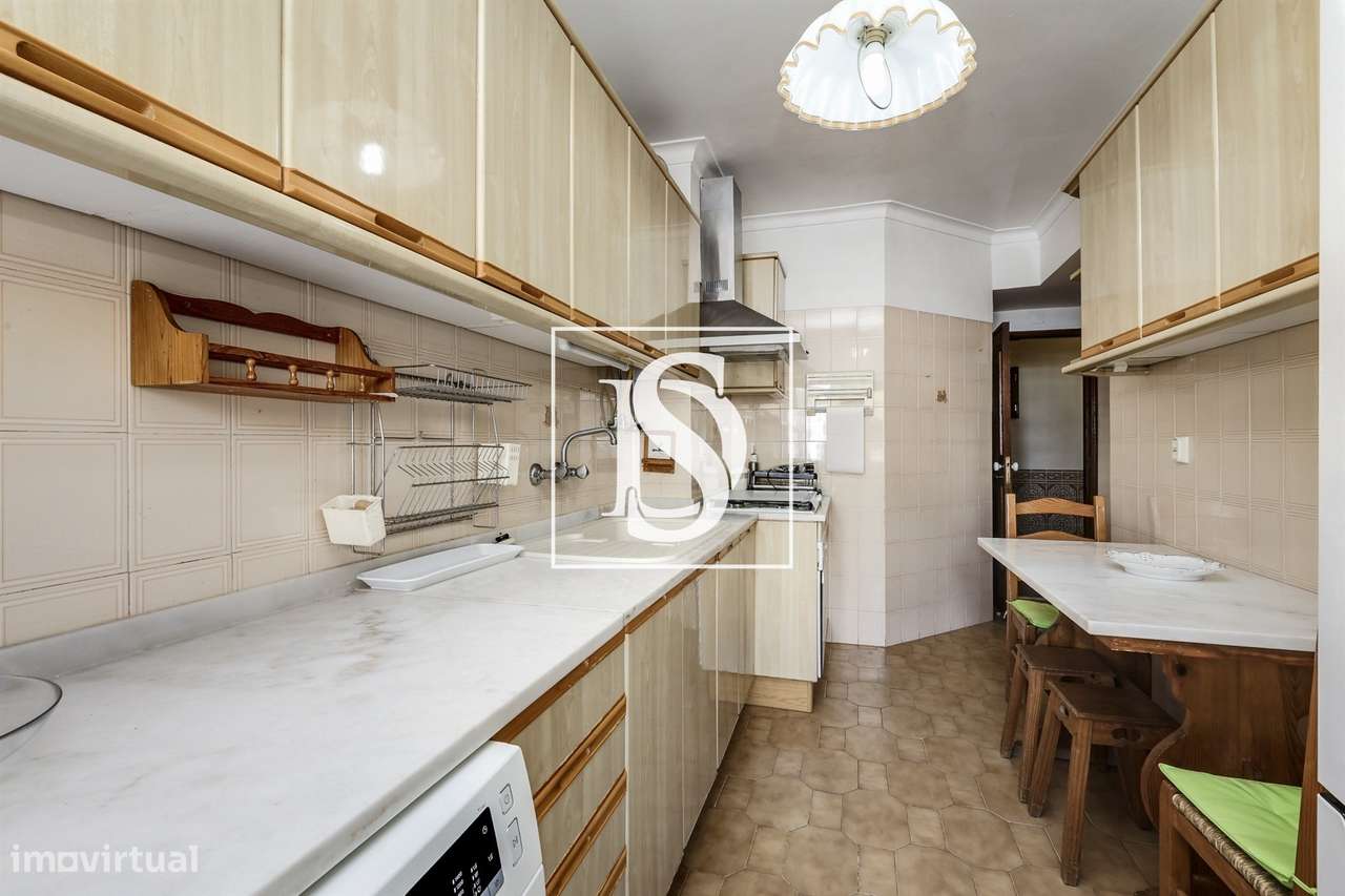 Apartamento T2  com orientação sul, arrecadação e excelente Localizaçã-12
