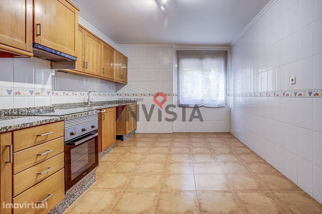 Apartamento T3 com parqueamento-21