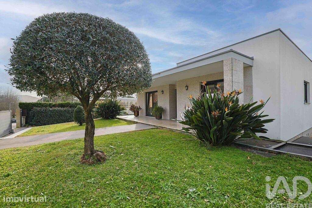 Casa / Villa T3 em Vila Nova de Cerveira e Lovelhe de 178 m2 - Grande imagem: 4/39