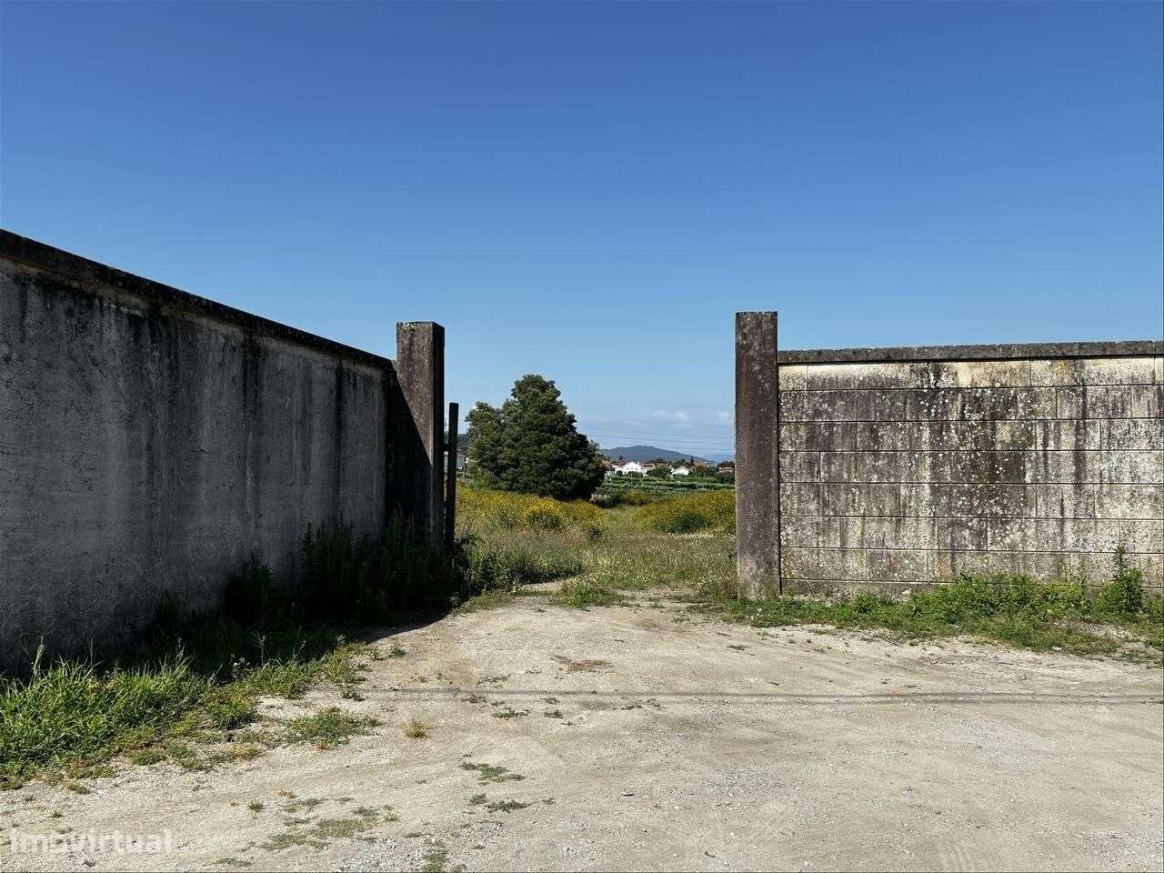 Terreno com grande potencial em Requião, Famalicão - Grande imagem: 3/11