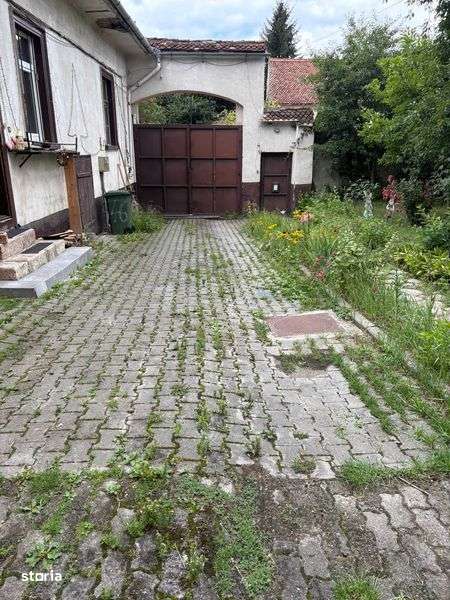 Doua case autentice intr-o curte de 1282 mp- zona centrala Rasnov - Imagine principală: 5/8