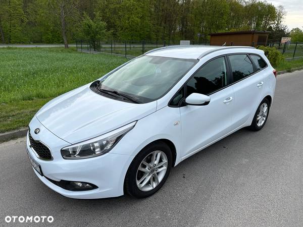 Kia Ceed 1.6 GDI ISG SW Platinum Edition - 24