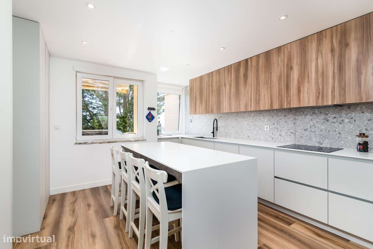 T3 duplex Belas Clube de Campo | parqueamento | varanda-14