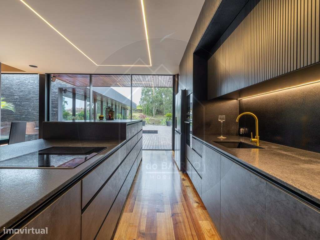 Moradia T6, térrea contemporânea, piscina, terraços e jardim junto ...-21