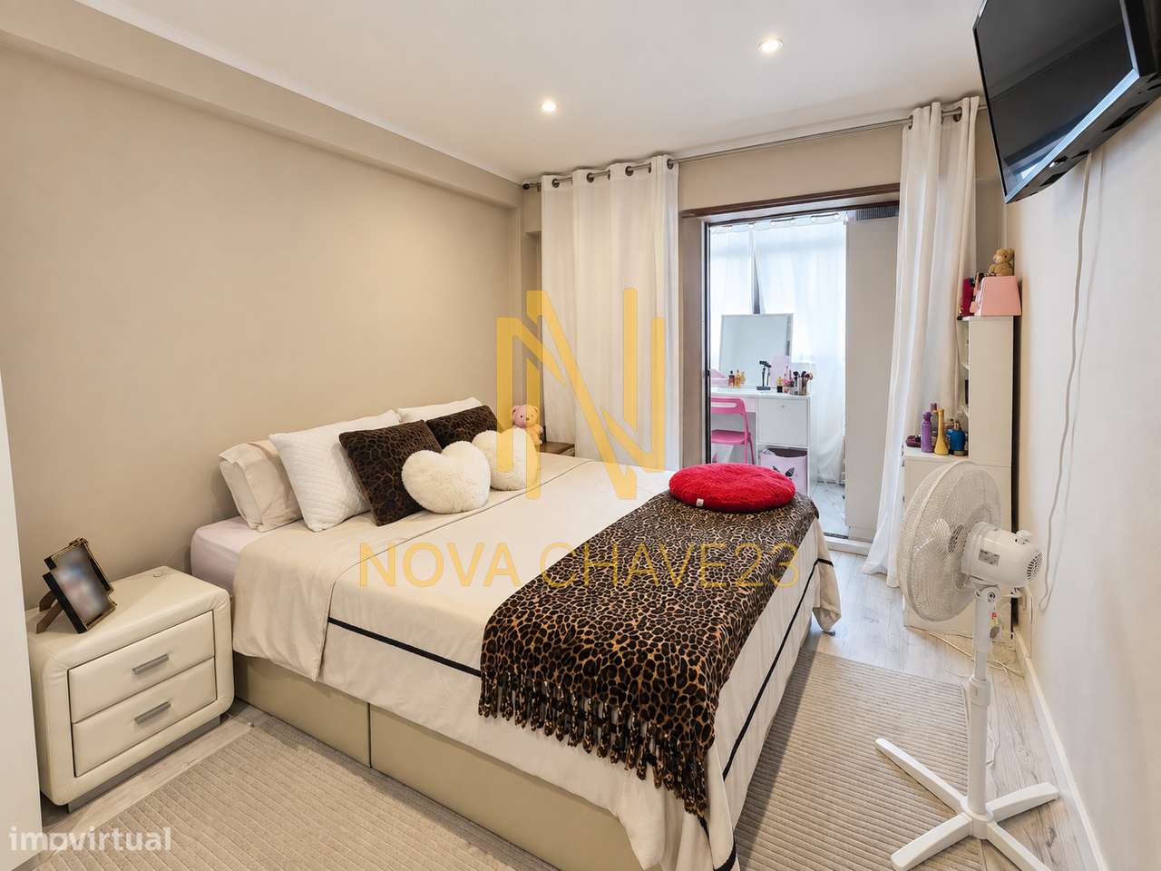 Apartamento T2 Remodelado na Rinchoa – 91 m² | 6.º Andar com Elevador-5