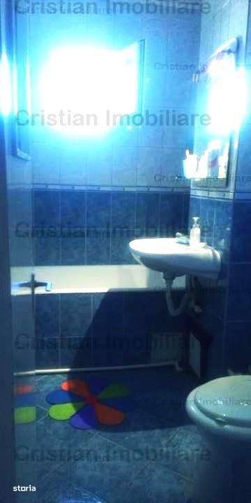 IEFTIN BARIERA  3 cam  70mp Confort1 Decomandat balcon 7m - Imagine principală: 1/6