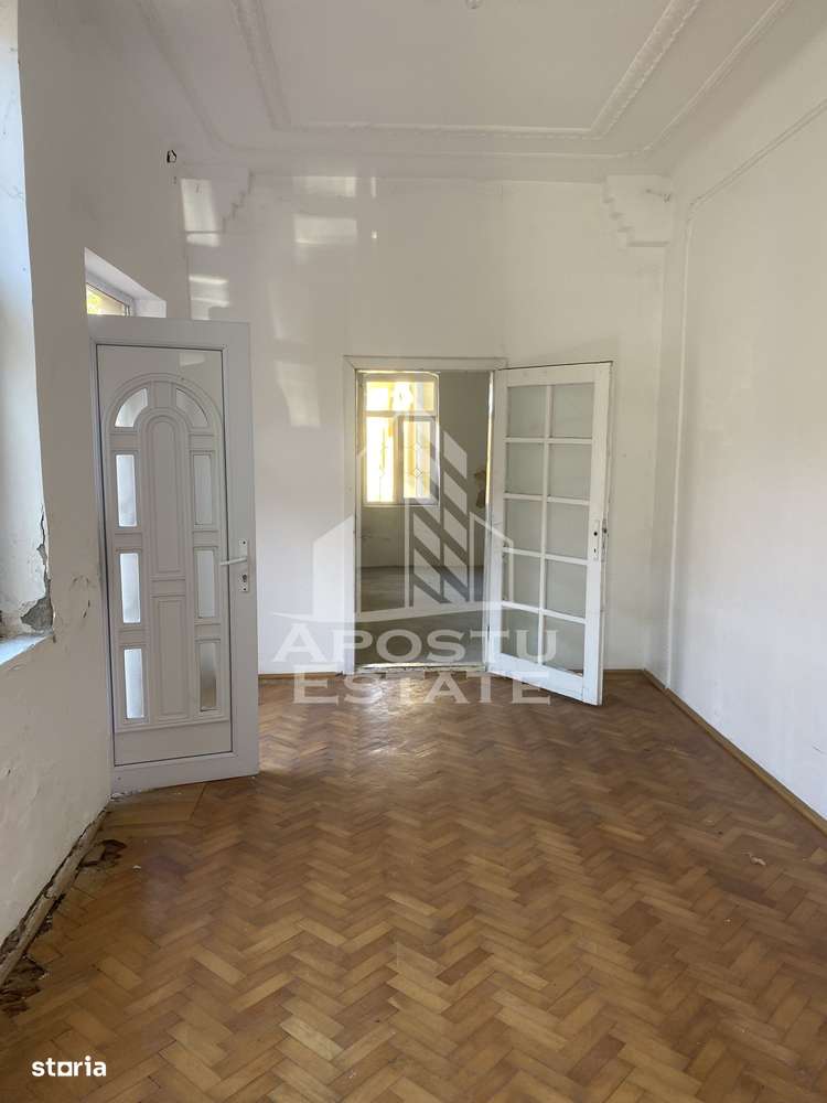 Doua case in aceeași curte - Imagine principală: 4/12