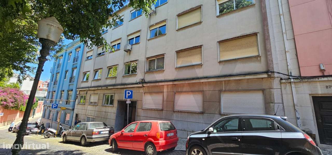 Apartamento T4 para recuperar, 118 m2, arrecadação, perto Hotel Olissi - Grande imagem: 5/33