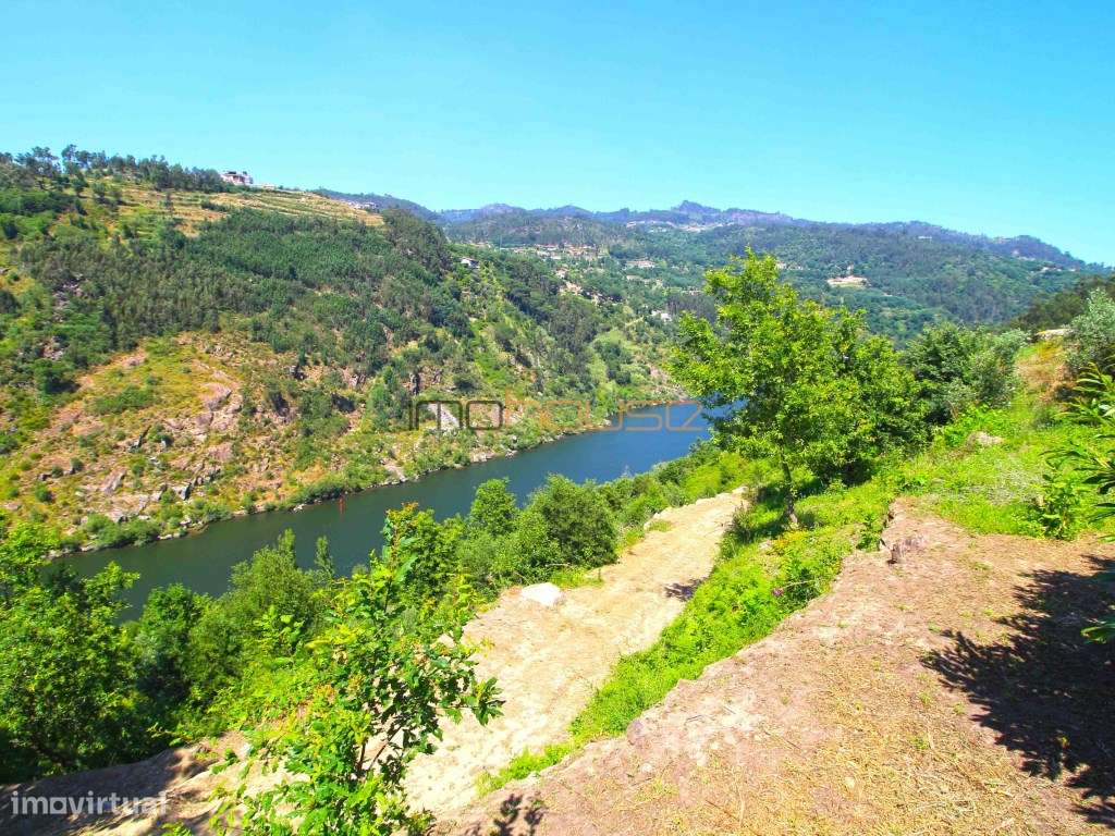 Quinta com frente de Rio Douro-17