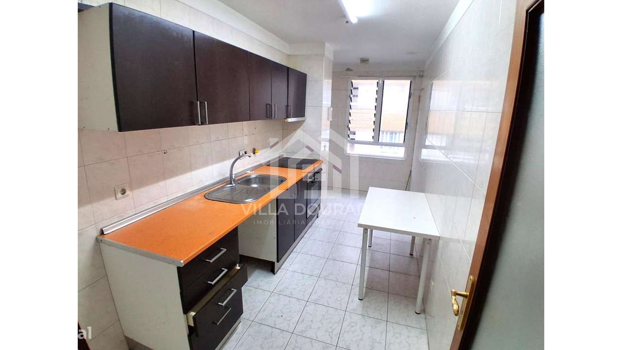 Apartamento T3 em Baguim Do Monte --3