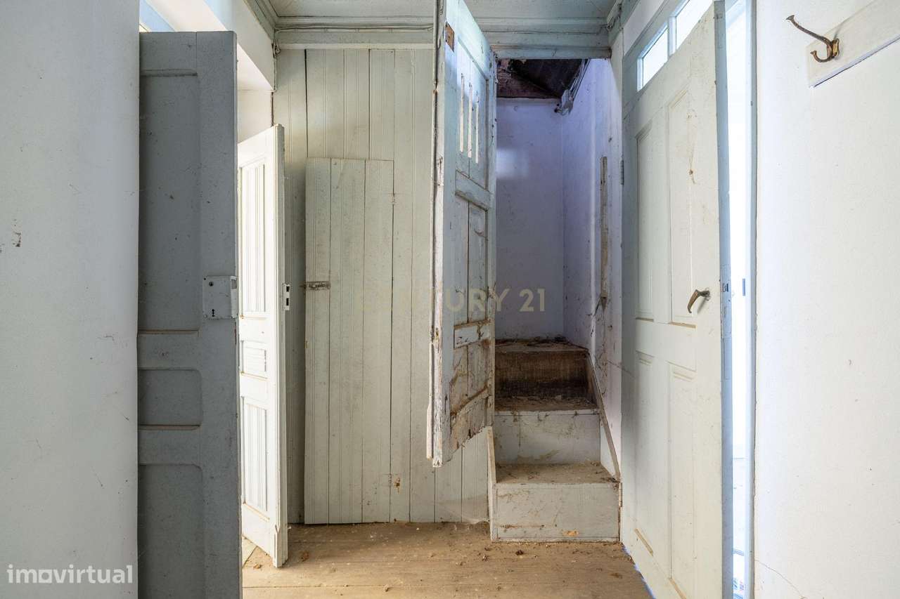 Moradia para Reabilitação com Terreno +1.000 m² | Vista sobre a Ria de-22