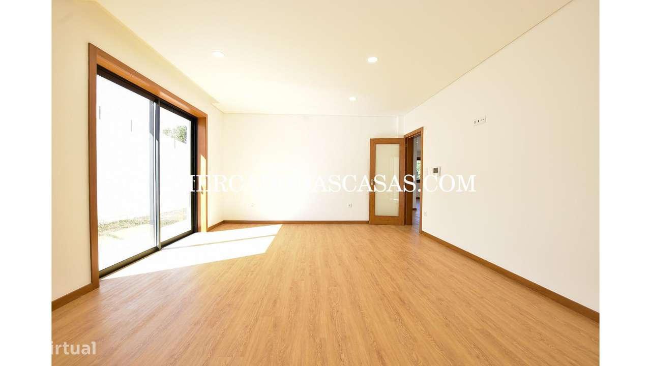 Moradia T3 Nova em S.M.Feira, junto ao castelo-13