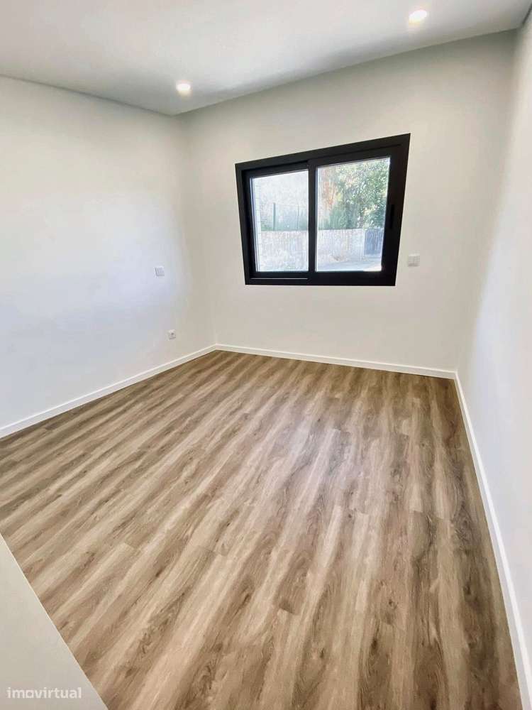 T2+Piso inferior — Sande S. Clemente, Guimarães — 215 000 €-13
