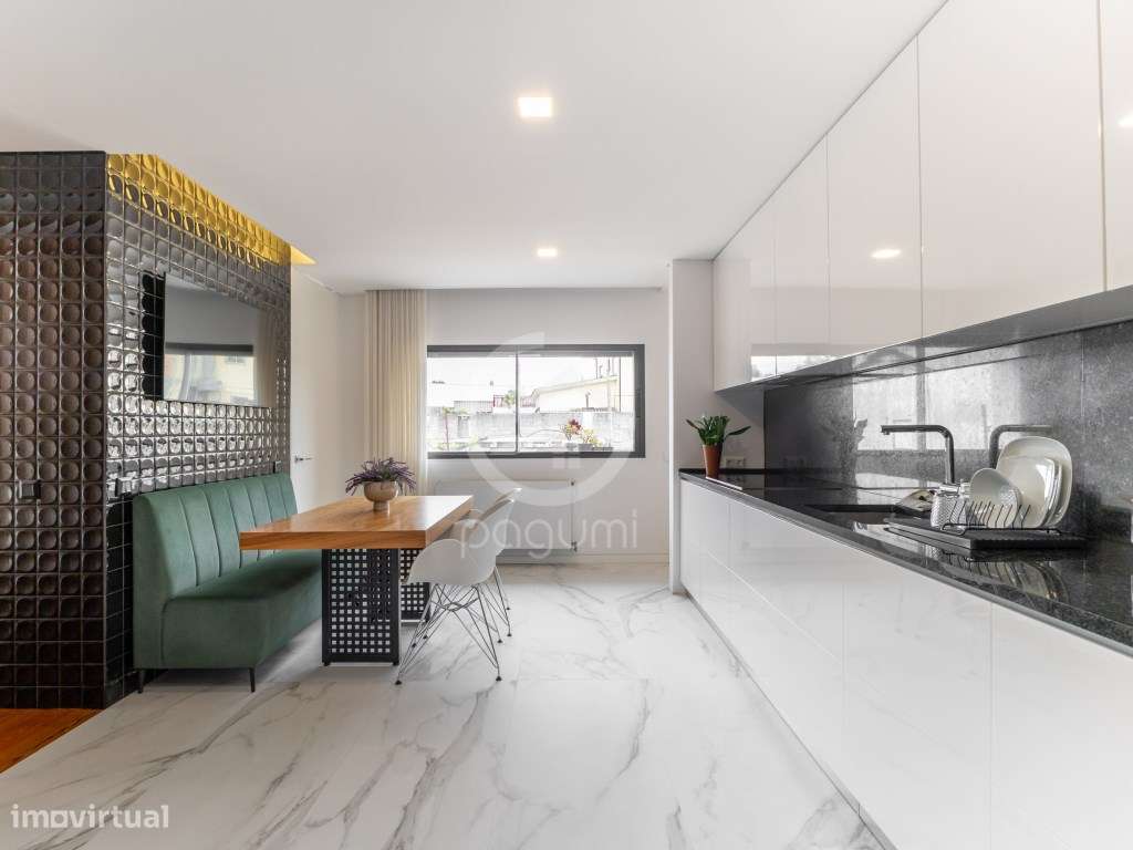 Moradia Contemporânea | 1.470 m² | A 1 Minuto da A4-10
