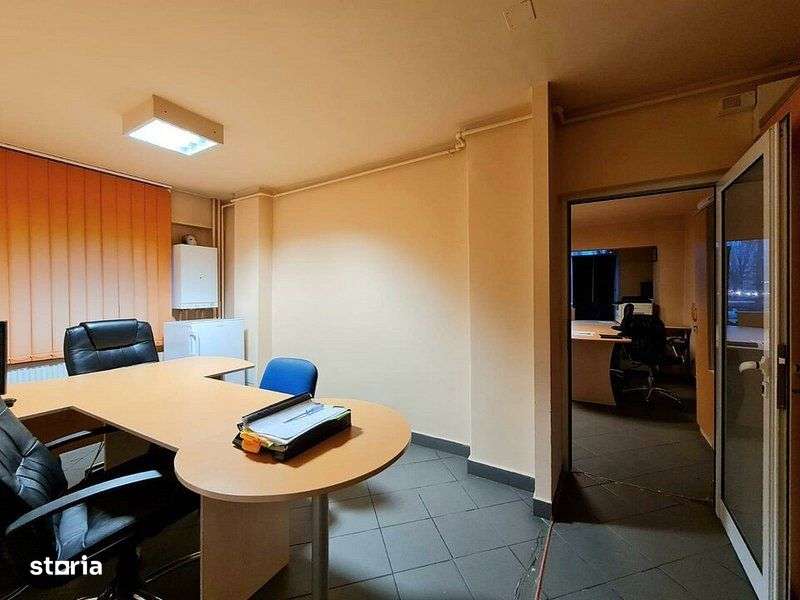 Spatiu birouri/comercial cu vitrina mare de 11 ml la B-dul Zizinului-14