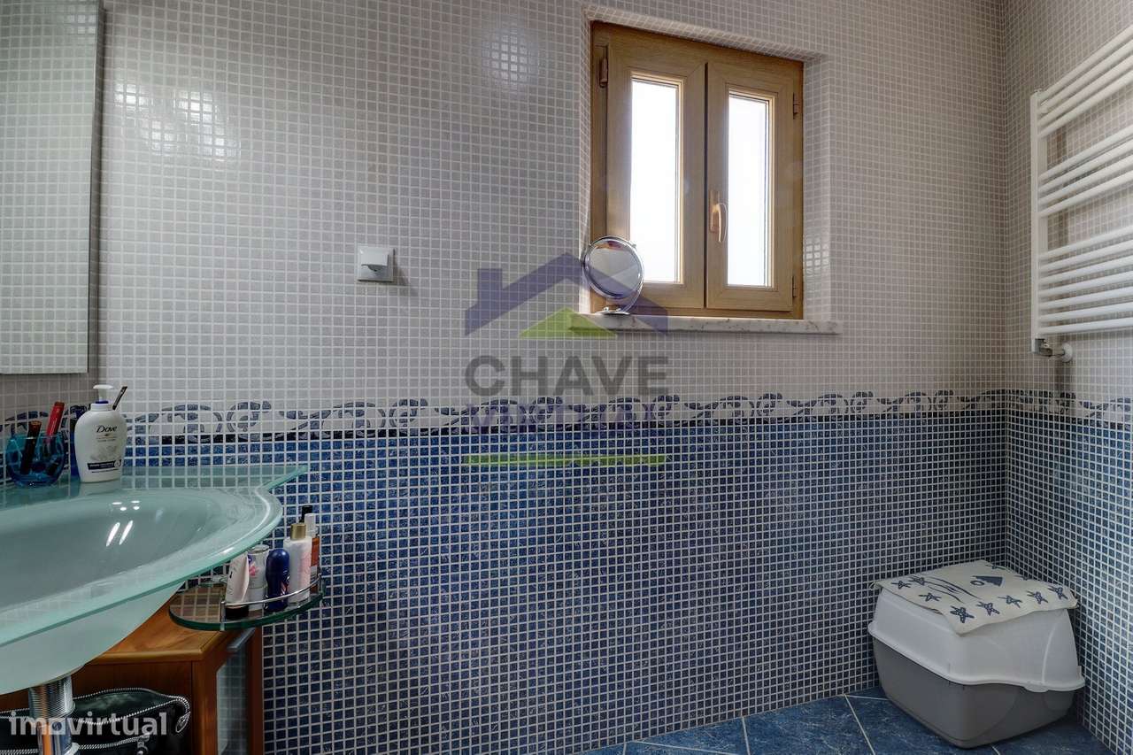 Apartamento T3 com Garagem e Arrecadação - Centro Lourinhã-25