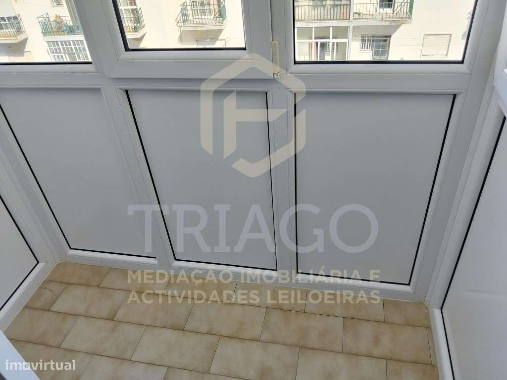 Apartamento T3 com Varanda e 2 Marquises com Excelente área - Exclu...-11