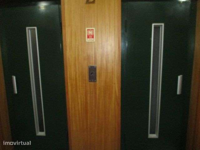 Apartamento T2 com garagem em Valongo - Grande imagem: 4/22