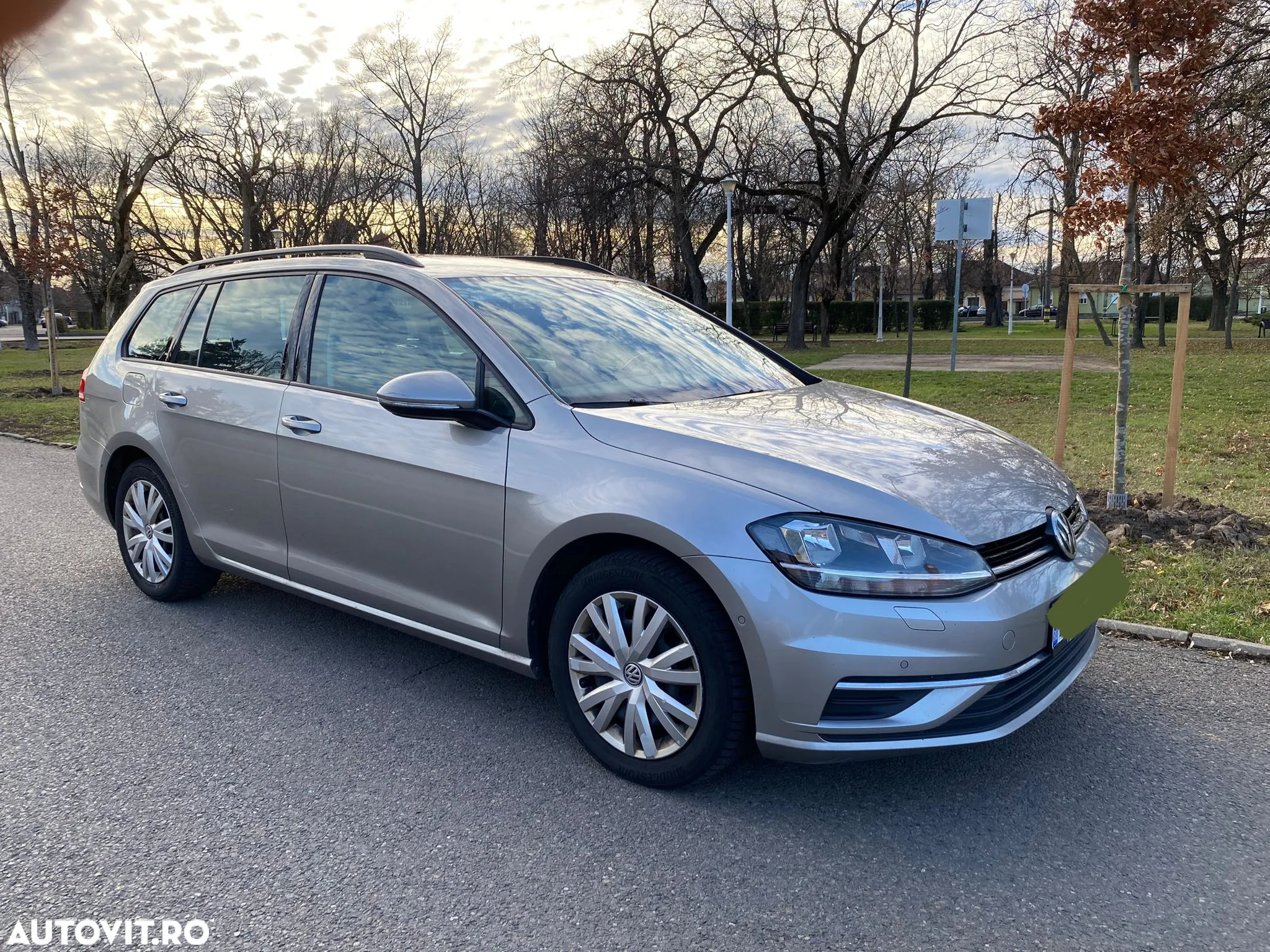 Volkswagen Golf 2.0 BlueTDI Comfortline - 19