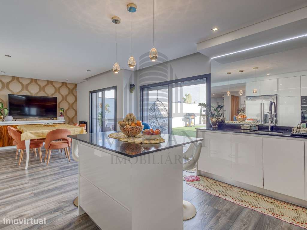 **Moradia de Sonho na Praia de Salgueiros**-13