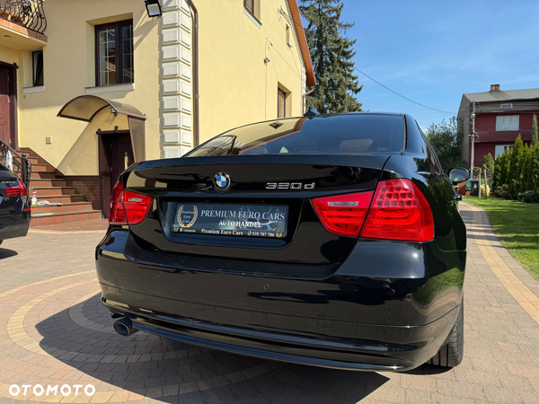 BMW Seria 3 320d Efficient Dynamics Luxury Line - 16
