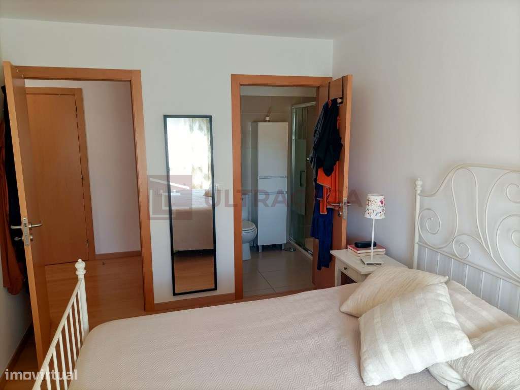 Vende-se Excelente T3 na Pontinha com 2 Lugares de Parqueamento-24