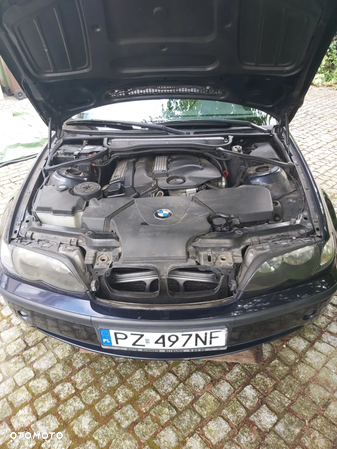 BMW Seria 3 318i Touring - 17
