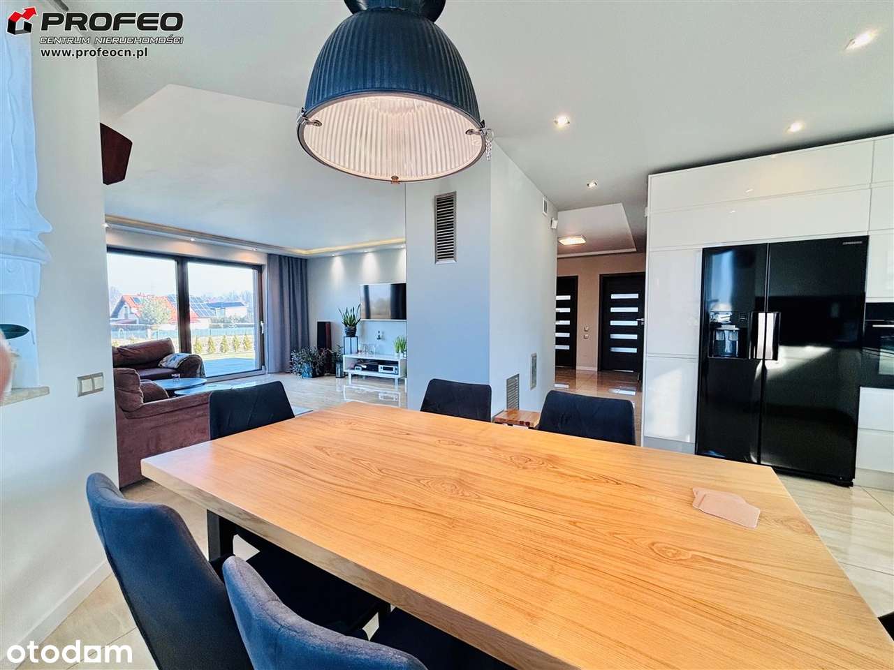 Wysoki standard i lokalizacja to wizytówka domu!-14