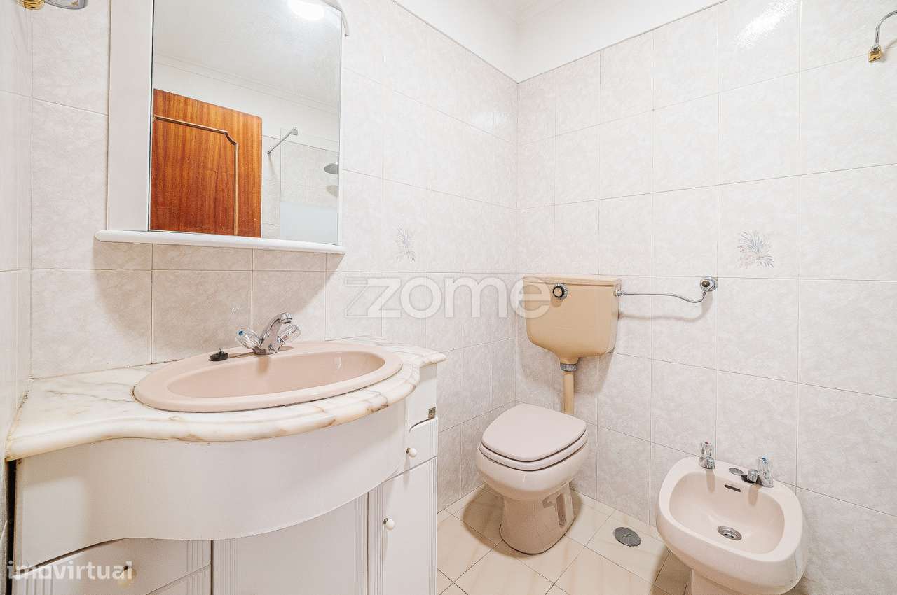 Apartamento T2 na Tapada das Mercês-19