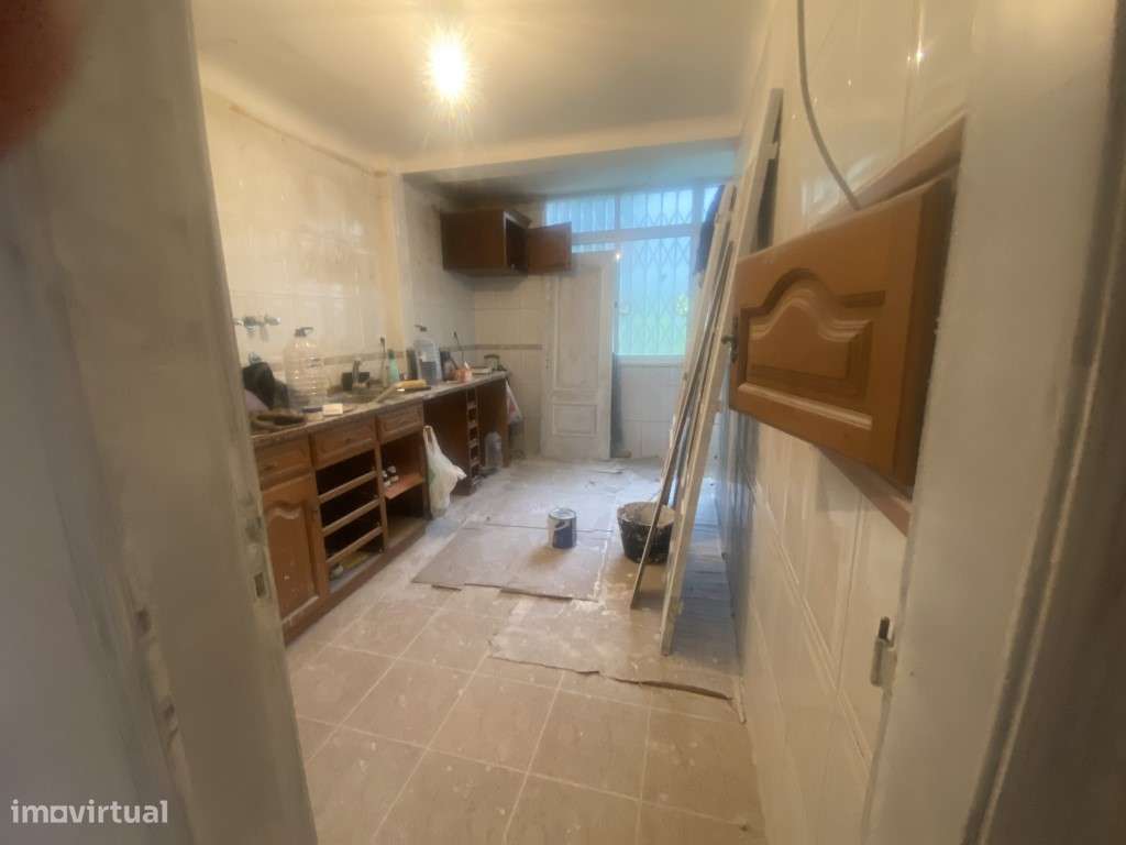 Apartamento T2 em Remodelação Total em Benfica - Grande imagem: 4/14