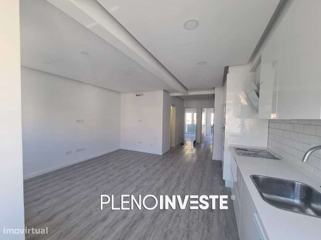 T2 Totalmente Remodelado com Varanda nas Paivas-22