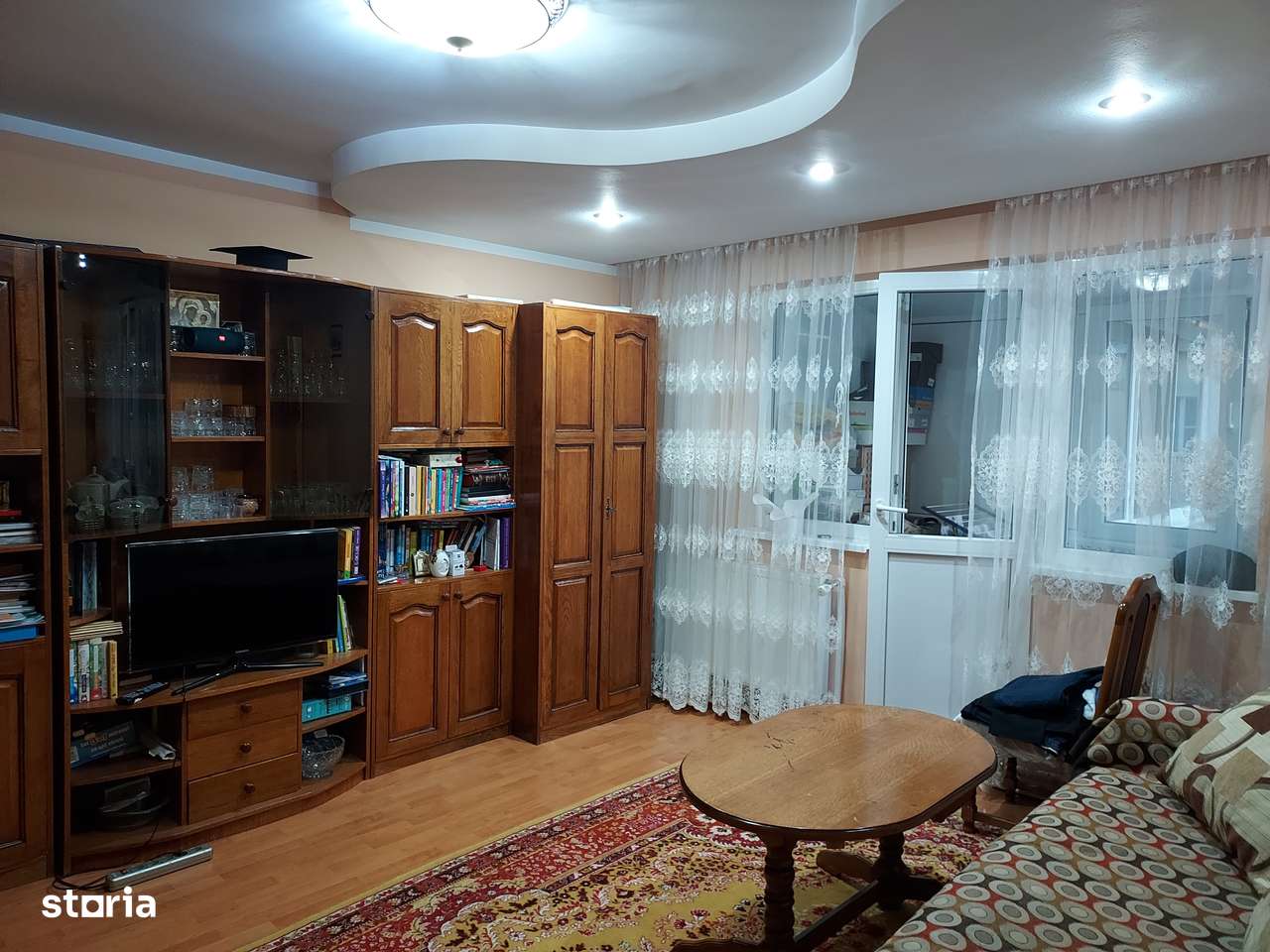 George Enescu - 3 camere decomandate, mobilate si utilate, boxa-5