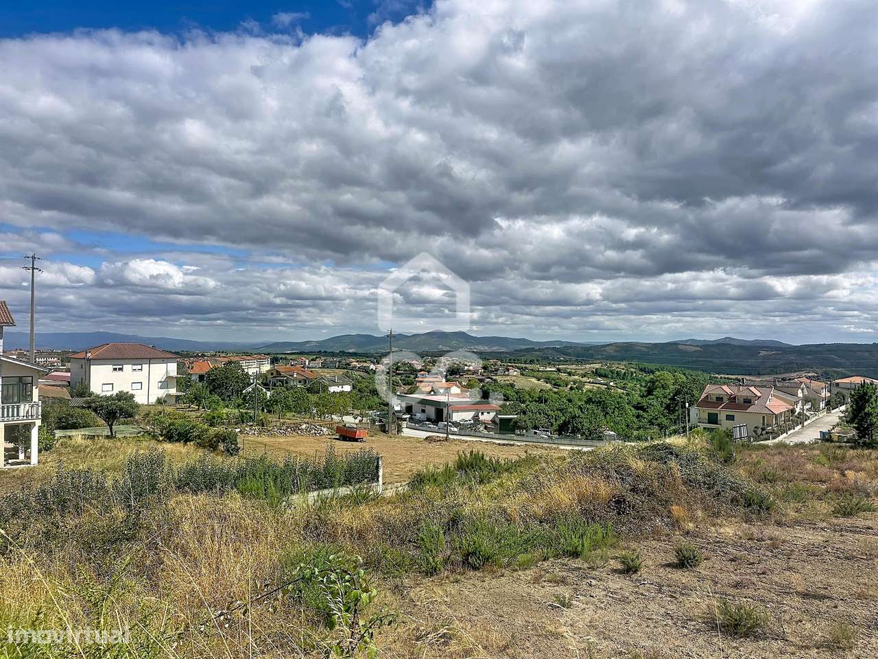 Lote para construção de uma moradia em Carrazedo de Montenegro-17