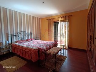 Moradia T4 com 4 frentes, terreno e jardim - Águeda - Grande imagem: 2/8