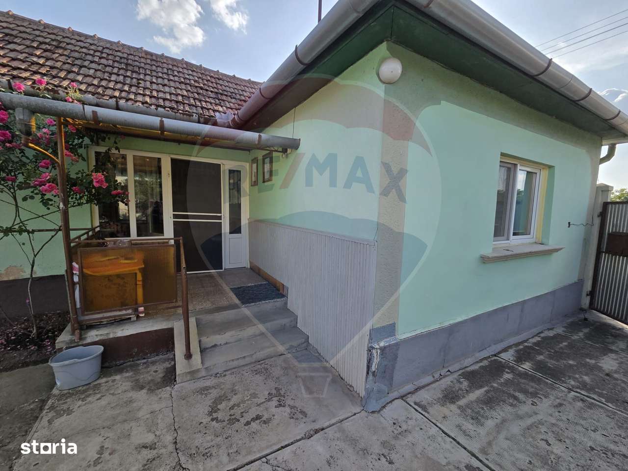 Casă cu gradina si solarii de legume - Imagine principală: 5/18