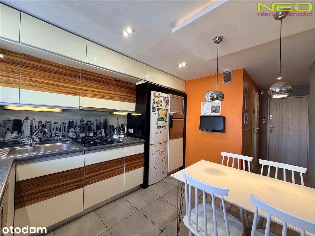 Przestronne jasne mieszkanie-1