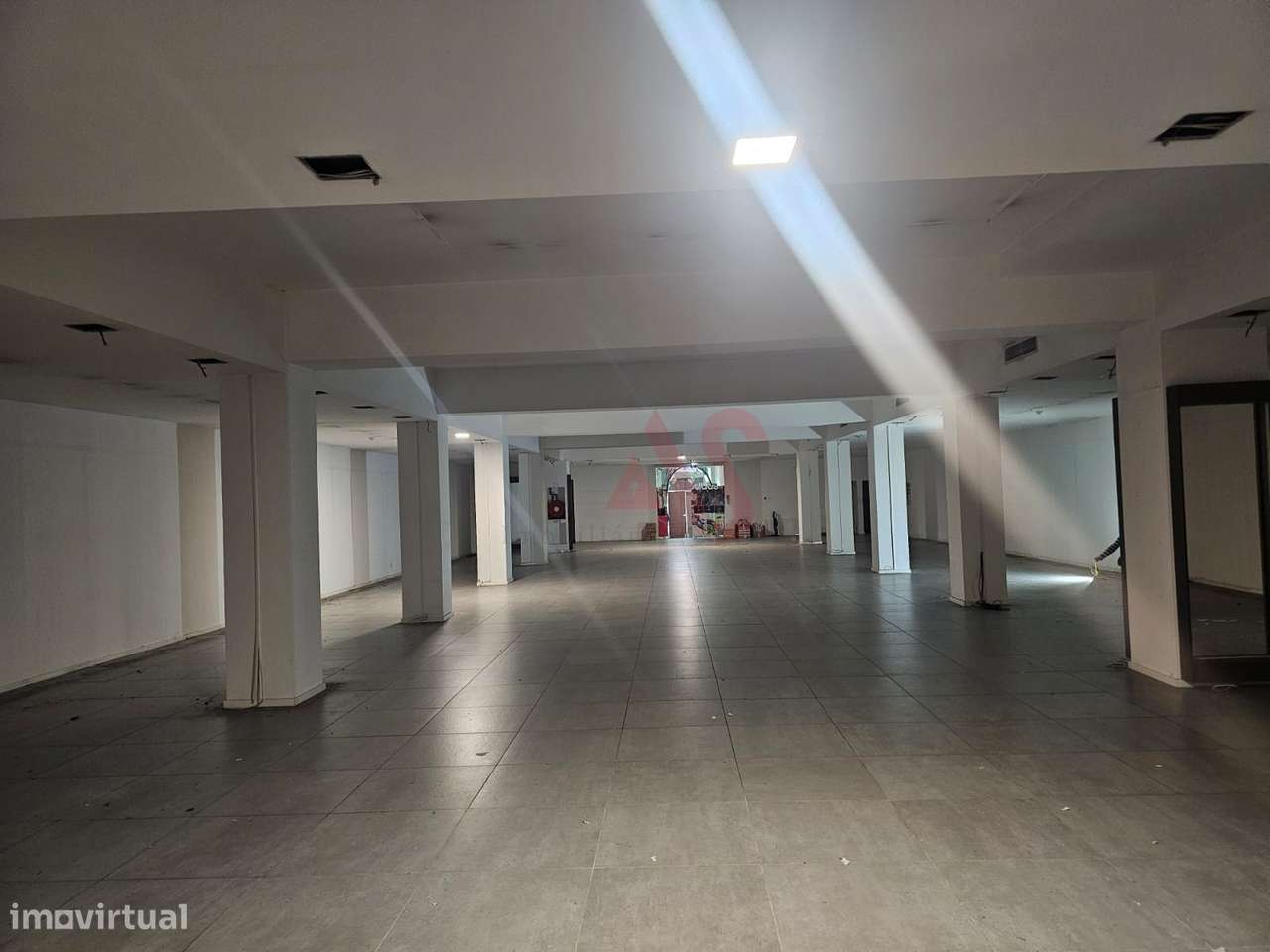 Loja para Arrendamento no Centro de Guimarães – Avenida Gil Vicente | - Grande imagem: 4/6