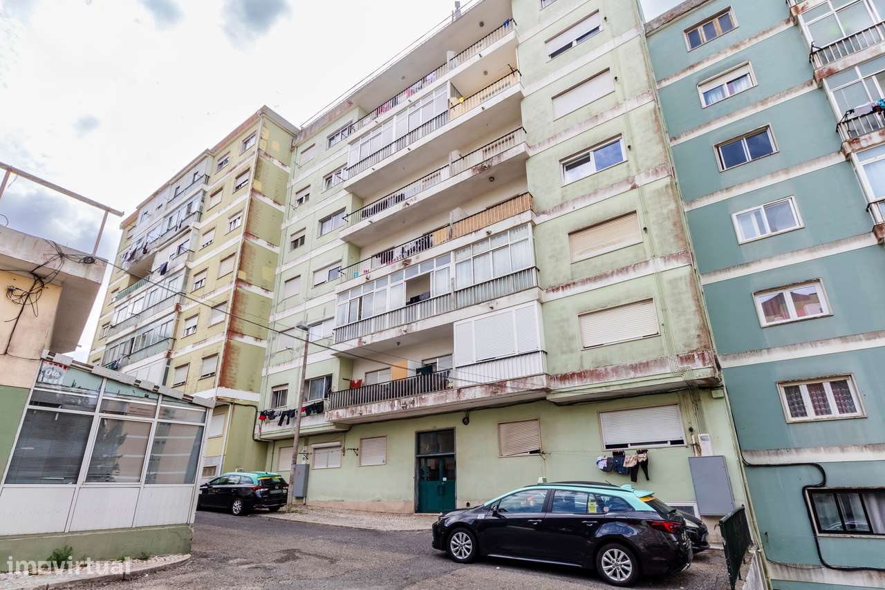Apartamento T2+1 com Vista Desafogada | Cacém-41