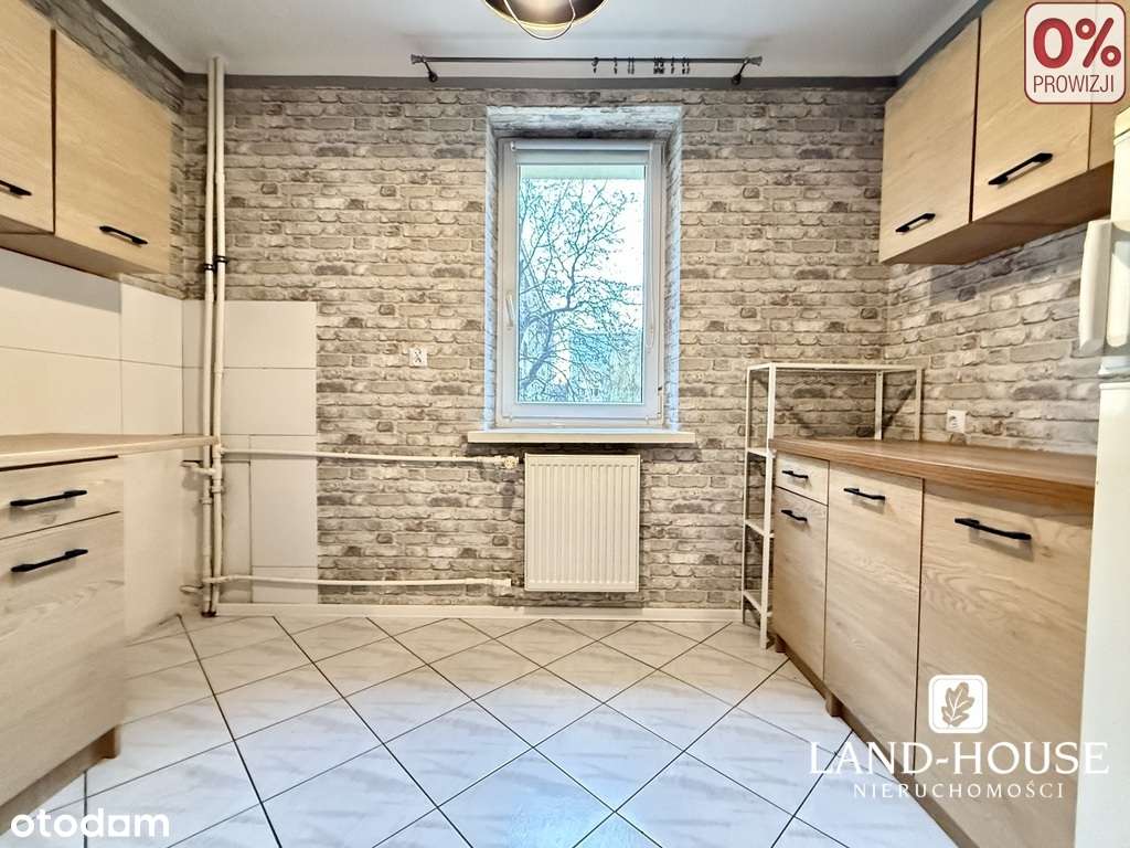 Małe 3-pokojowe mieszkanie w centrum-5