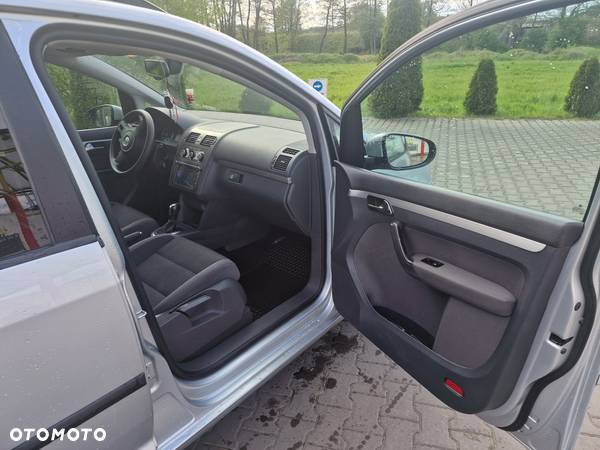 Volkswagen Touran 2.0 TDI DPF Comfortline DSG - 12