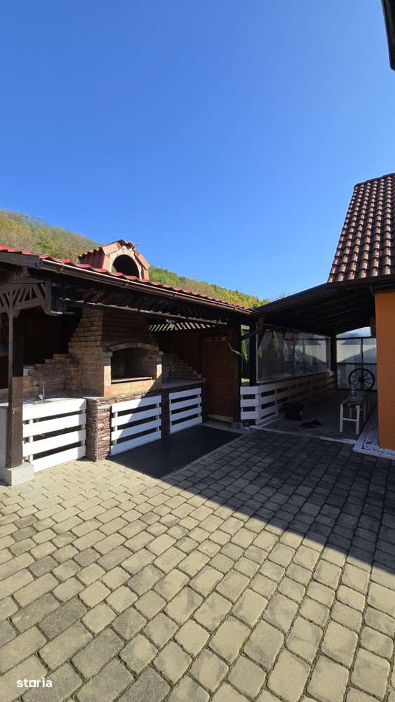 Casă cu mult teren-12