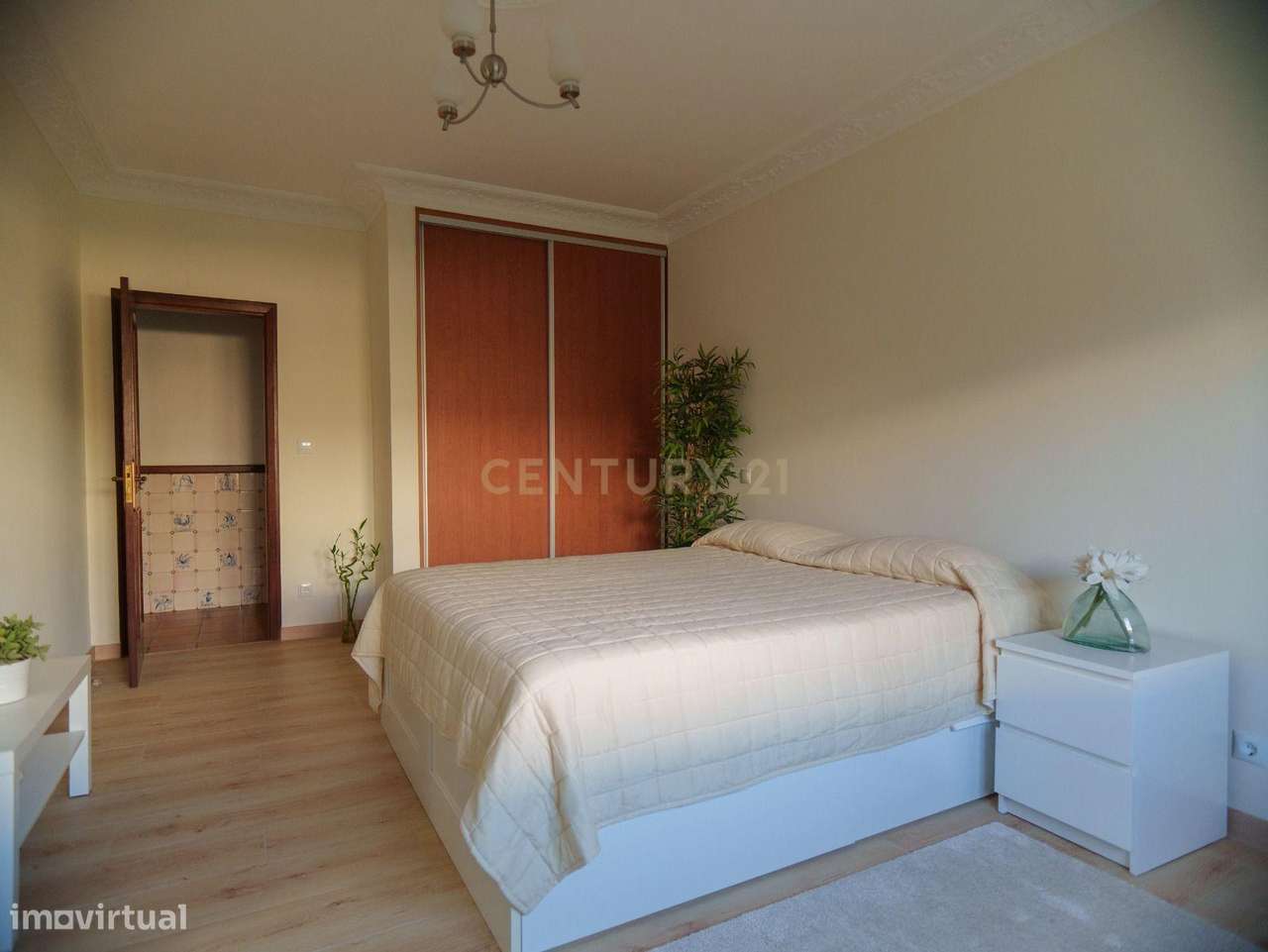 Projeto exclusivo - 2 Moradias  de luxo V4 e V2  em lote de 1080 m2 --26