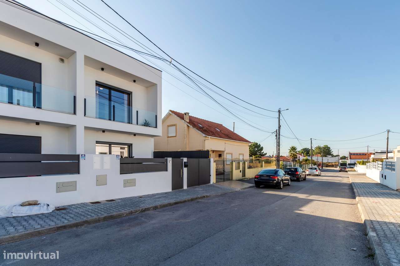 Moradia T3 Fernão Ferro-37