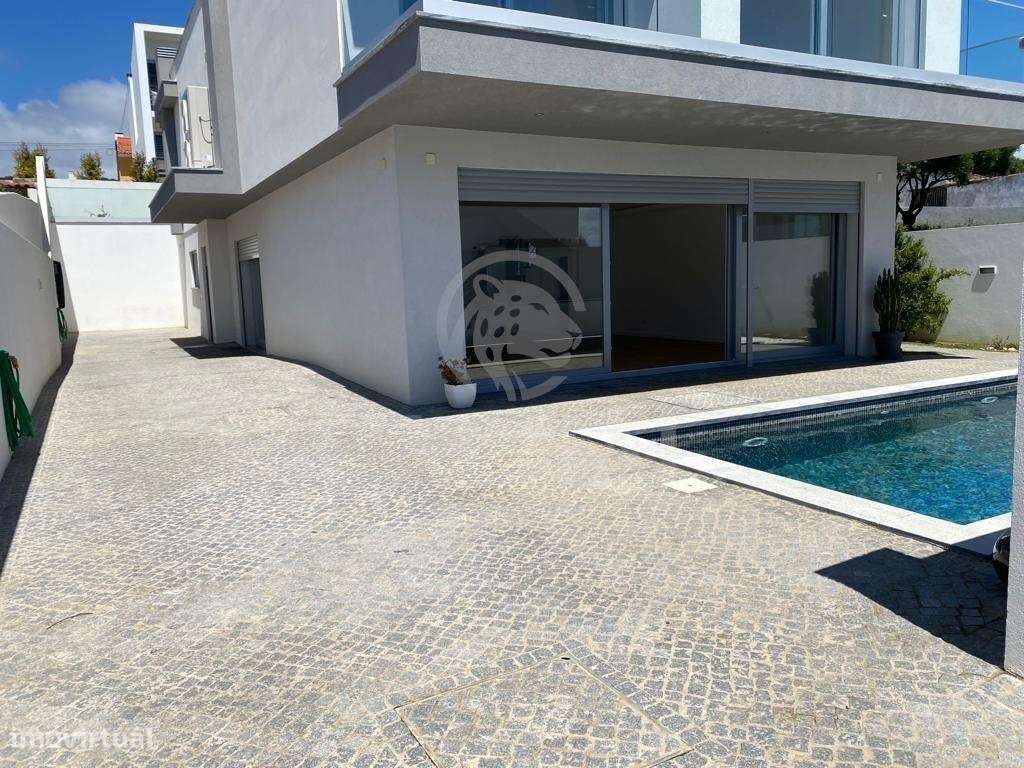 MORADIA T4 CONTEMPORÂNEA NO ZAMBUJAL, ALCABIDECHE-20