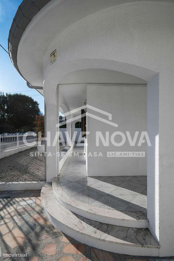 Moradia Isolada V4 c/ Garagem Box em Vilar de Andorinho - Grande imagem: 4/37